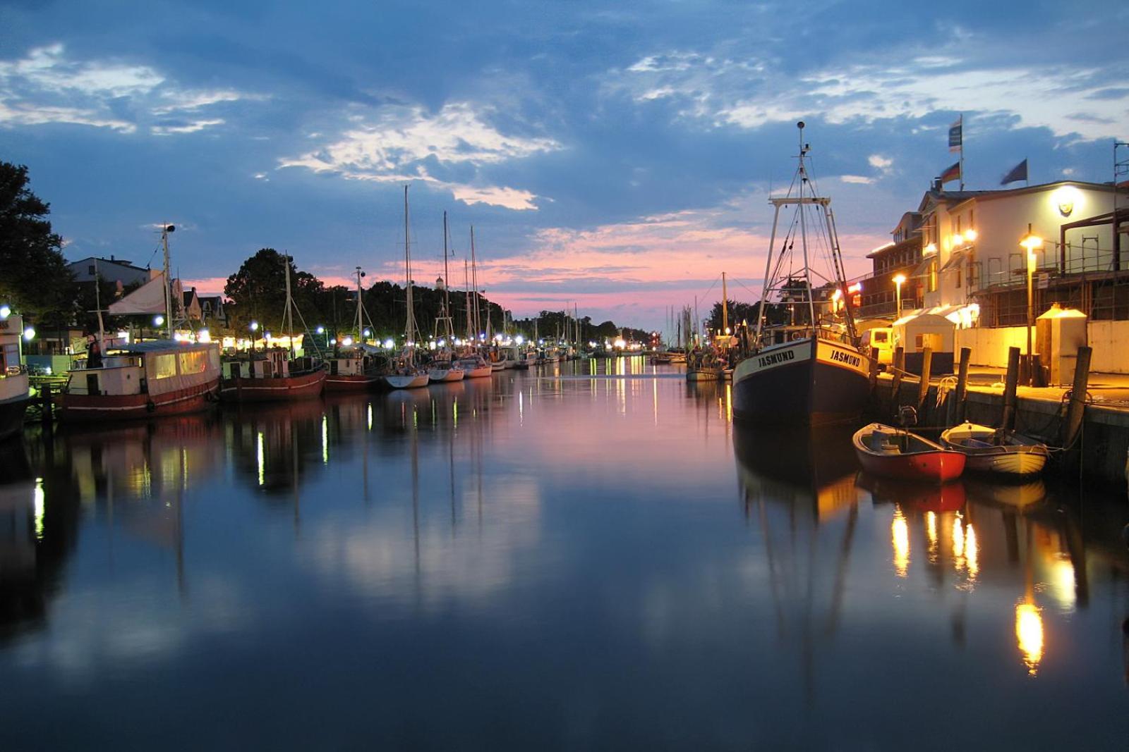 Doppelzimmer Dinner, direkt am Alten Strom Rostock Eksteriør bilde