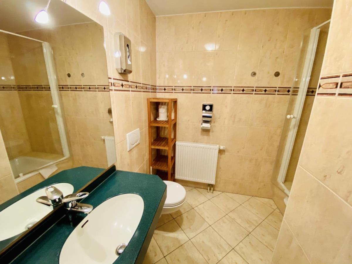 Doppelzimmer Dinner, direkt am Alten Strom Rostock Eksteriør bilde